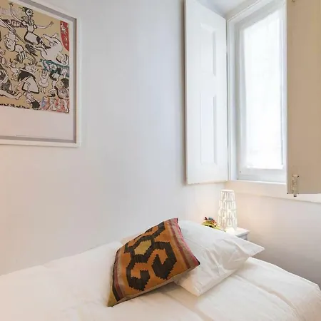 Sara's Charm At Alfama *